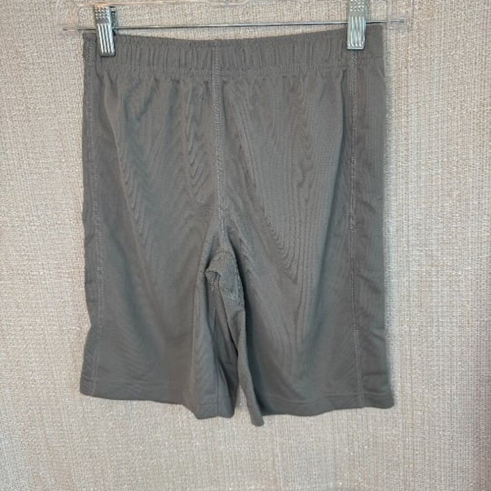 Lands' End NWOT boys mesh grey gym shorts size Large